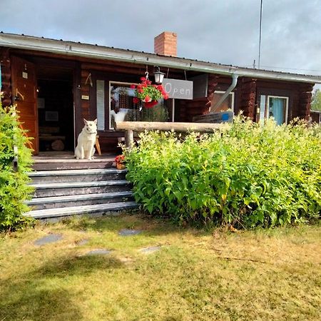 Laetasenonmajat Hotell Enontekiö Exteriör bild